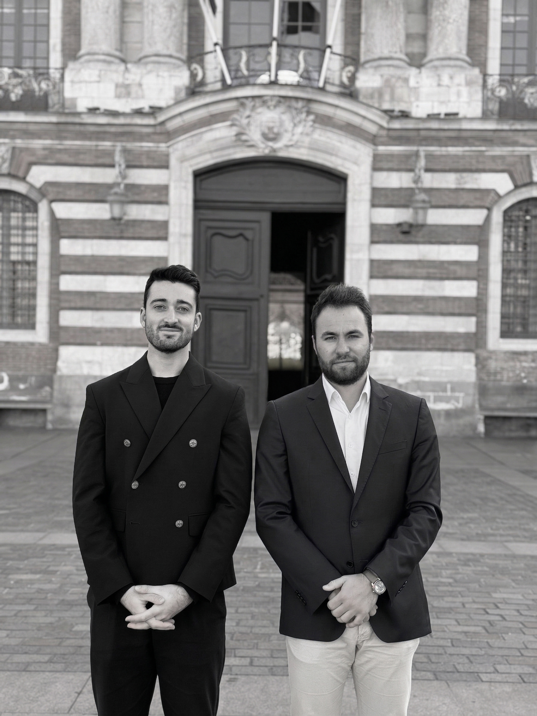 ARCH est un cabinet de conseil indépendant fondé par Maxime Vigneaux et Lucas Niglio, spécialisé dans le conseil stratégique auprès des décideurs publics et des organisations.